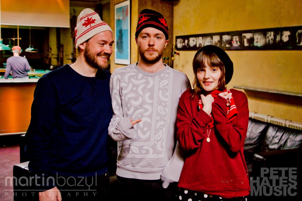 CHVRCHES with toques (Copyright: PeteHatesMusic / Martin Bazyl Photography)